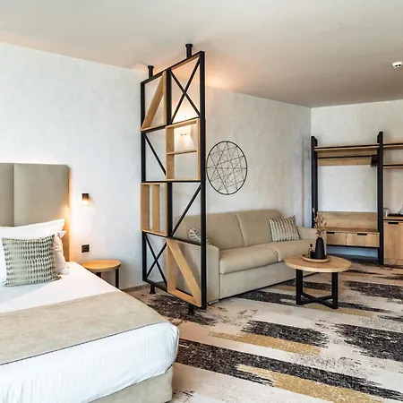 Marvel - Fully Renovated Free Access 4* Sunny Beach