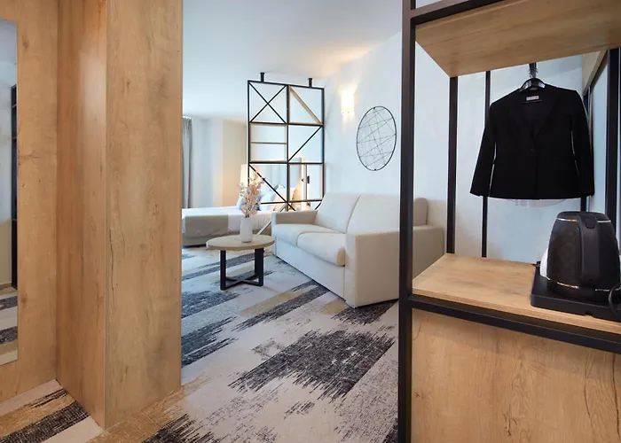 Hotel Marvel - Fully Renovated Free Access 4*