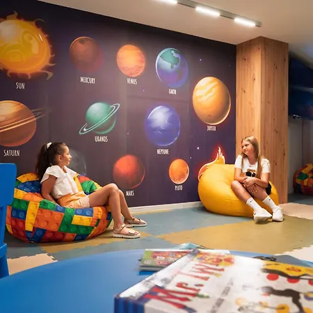 Marvel - Fully Renovated Free Access Hotell 4*