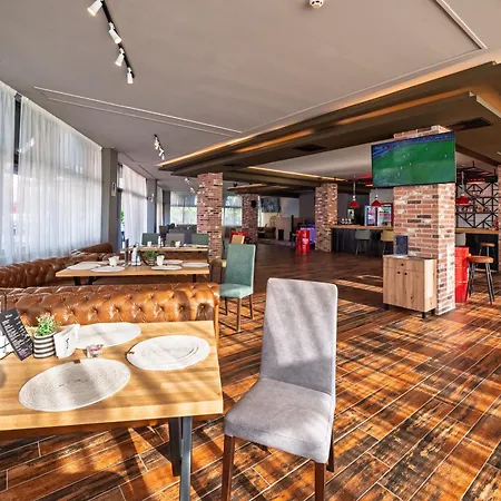 Marvel - Fully Renovated Free Access Hotell 4*