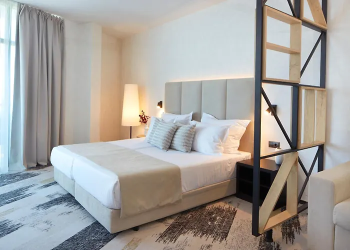 Marvel - Fully Renovated Free Access 4* Sunny Beach