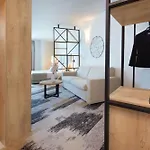 ホテル Marvel - Fully Renovated Free Access 4*