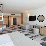 Hotel Marvel - Fully Renovated Free Access
