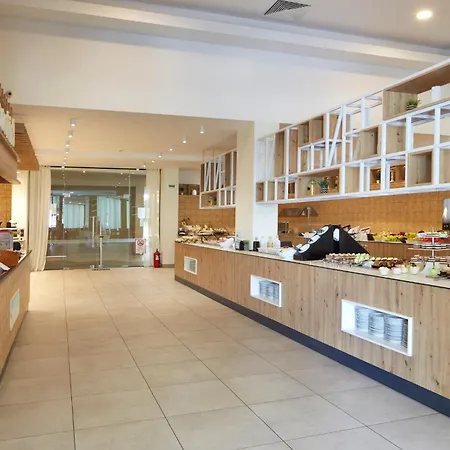 Marvel - Fully Renovated Free Access 호텔 4*