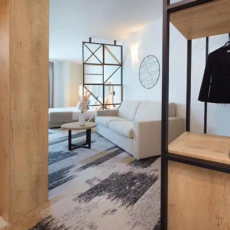 Hotel Marvel - Fully Renovated Free Access 4*