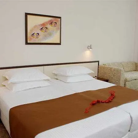 Marvel - Fully Renovated Free Access Hotel