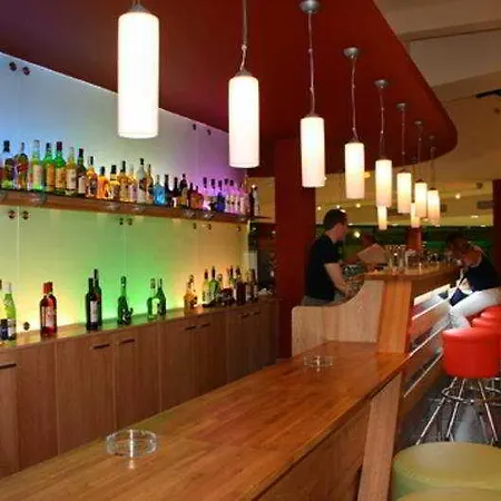 Marvel - Fully Renovated Free Access 호텔 4*
