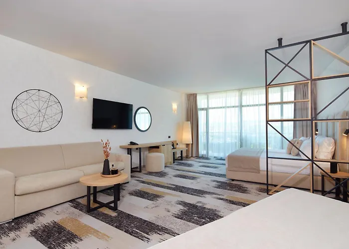 Marvel - Fully Renovated Free Access Hotel 4*