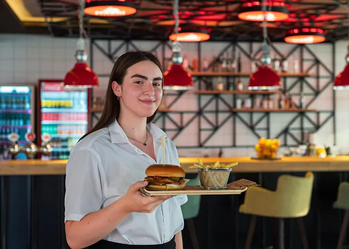 Hotel Marvel - Fully Renovated Free Access